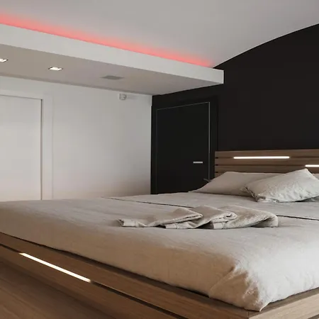 In With Jacuzzi And Terrace *