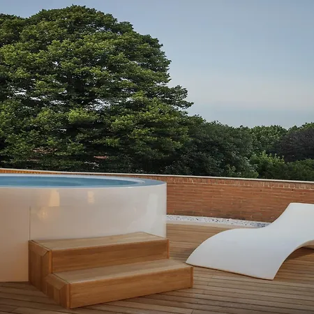 In With Jacuzzi And Terrace Lägenhet