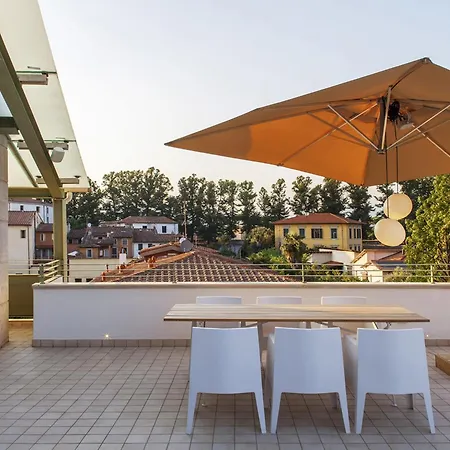 In With Jacuzzi And Terrace * Lucca