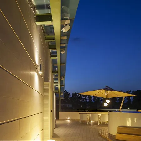 Διαμέρισμα In With Jacuzzi And Terrace *