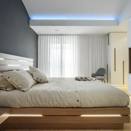 In With Jacuzzi And Terrace Λούκα