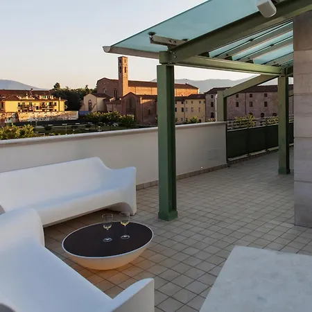 شقة In With Jacuzzi And Terrace لوكا